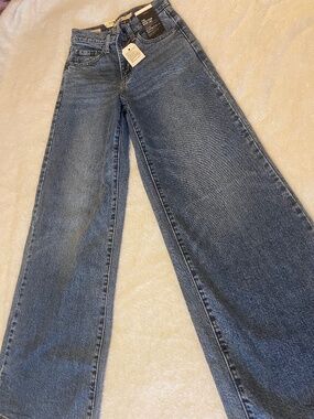 Levi’s 728 High Rise Wide Leg Jeans Size 25 (25x32) NWT Premium Denim
